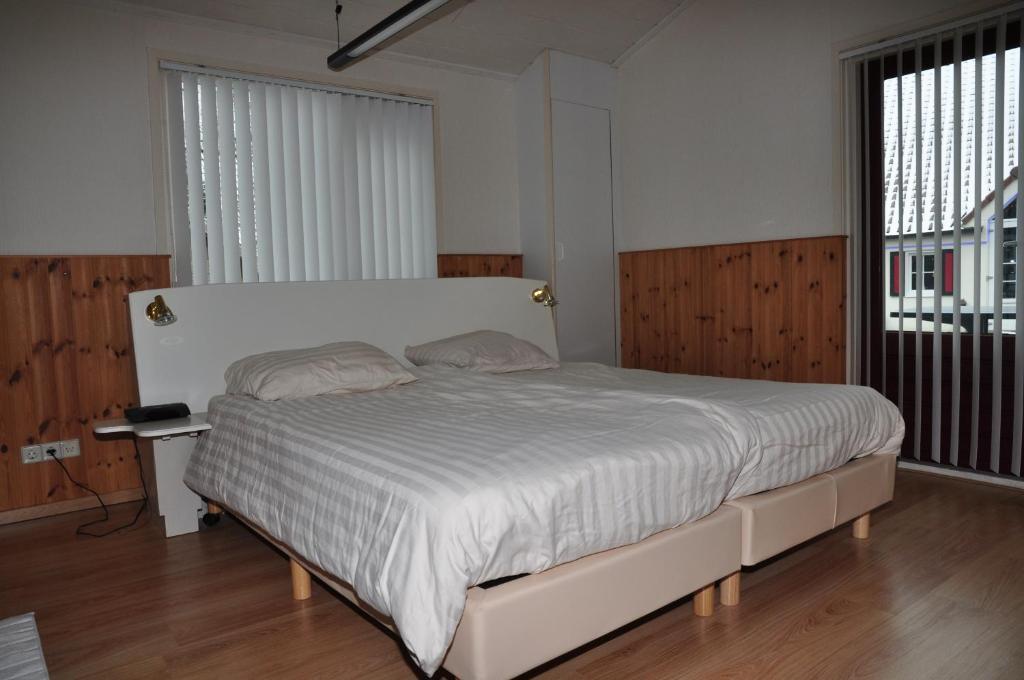Vakantiepark De Bronzen Eik Sellingen Habitación foto