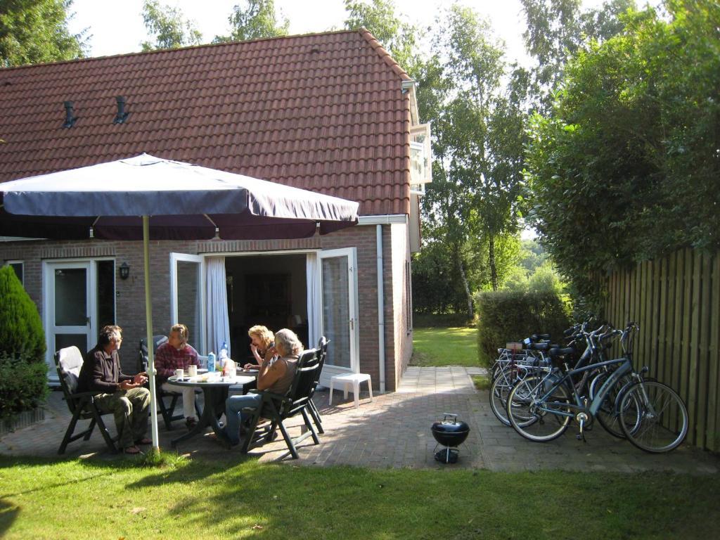 Vakantiepark De Bronzen Eik Sellingen Habitación foto