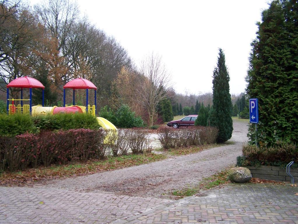 Vakantiepark De Bronzen Eik Sellingen Exterior foto